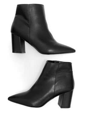 Carvela Black Pleather Pointed Toe Block Heeled Zip Up Ankle Booties Size 39